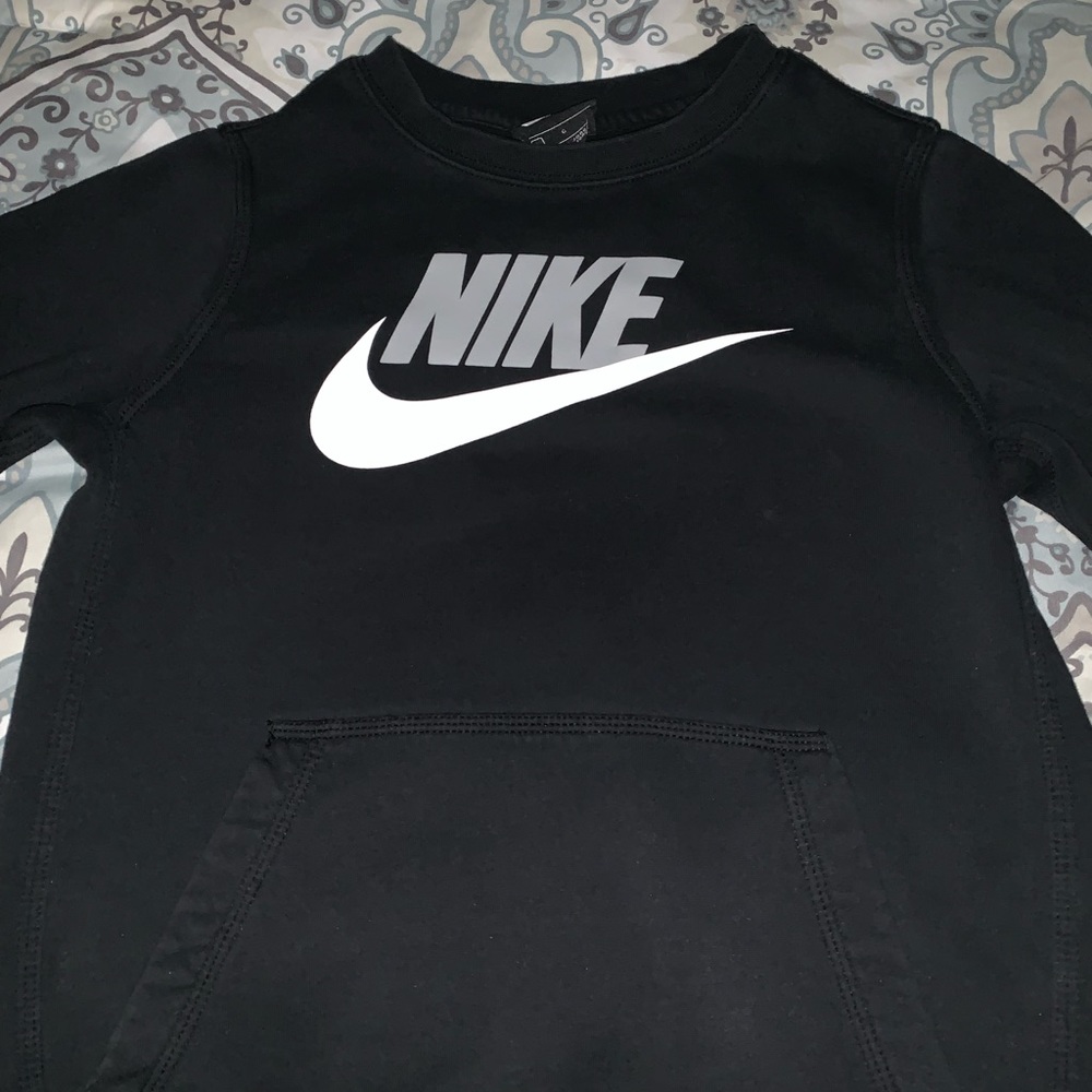 Youth large Nike sweatshirt